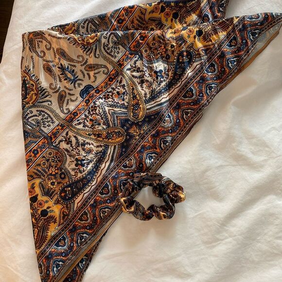 Urban Outfitters Accessories - Urban outfitters scrunchie and scarf